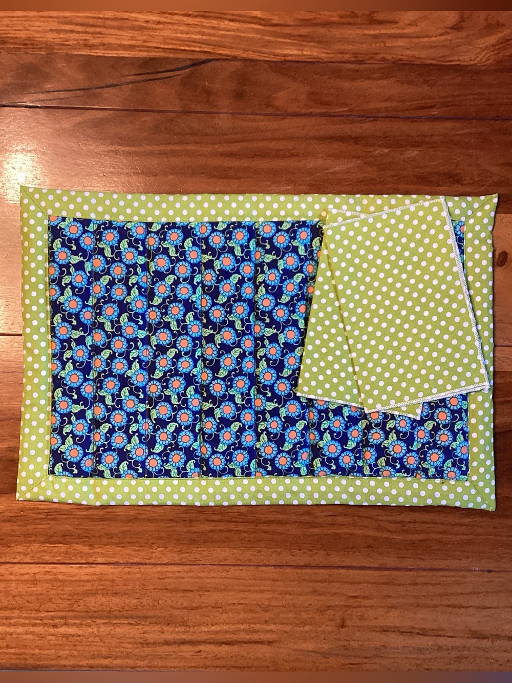 Green Polka Dot & Blue Floral Placemat Set